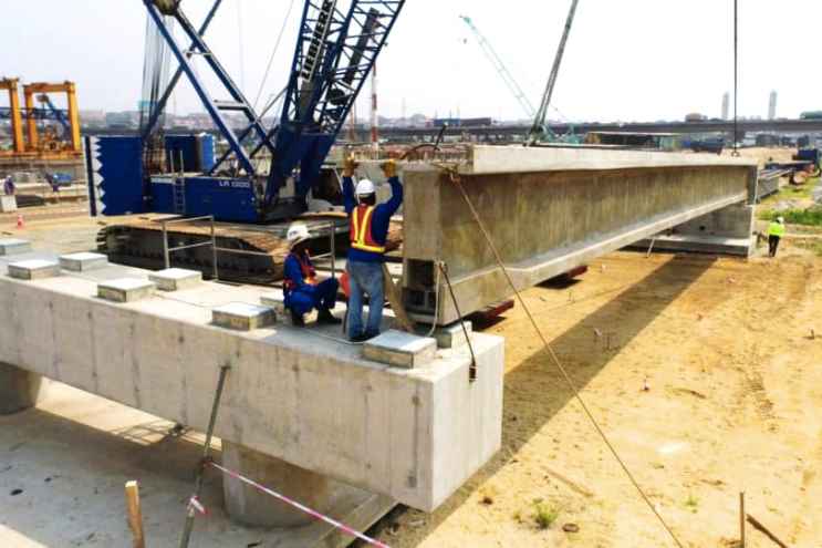 This photo shows the launch of the First Beam over the Opebi-Mende Link Bridge traversing Opebi to link Ojota. Credit: LASG.