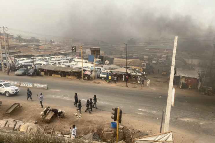 Police respond to unrest in Agege on February 17, 2023. Credit: Jubril Gawat/Twitter