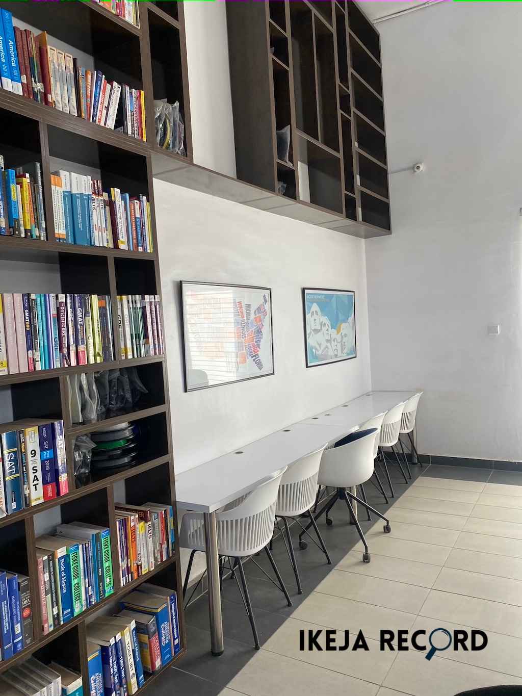 The American Corner Ikeja boasts of clean, tidy spaces conducive for work.