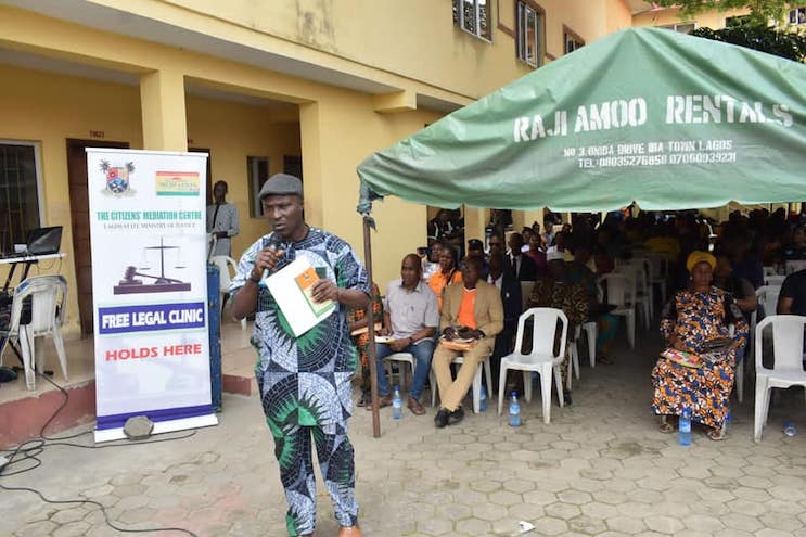 Some Iba residents attended a legal clinic held by the Lagos state government in the area.