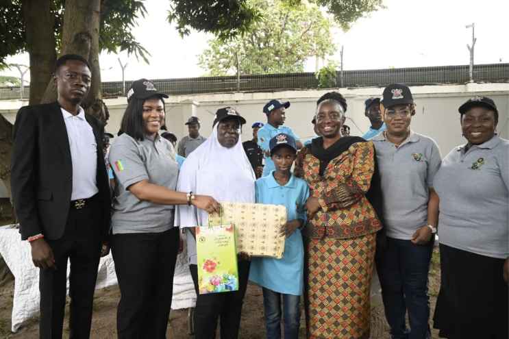 Lagos State First Lady Ibijoke Sanwo-Olu met with spelling-bee winners in Lagos on August 7, 2023. Credit: Lagos state government.