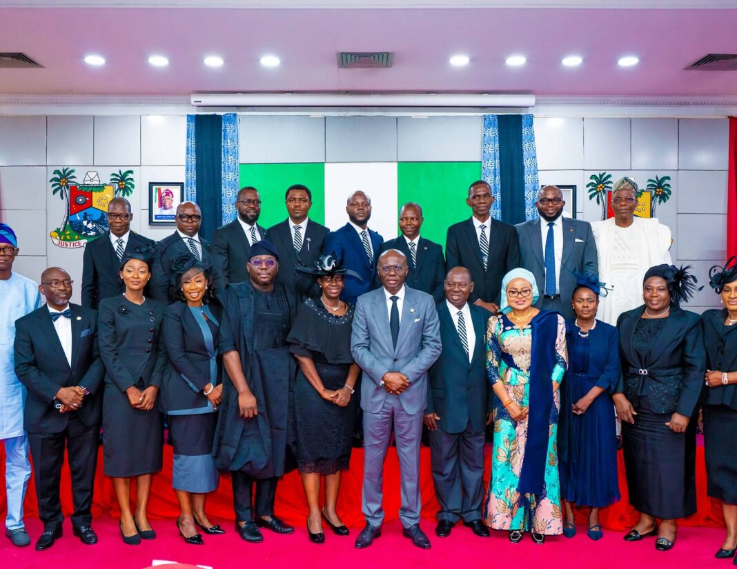 Governor Sanwo-Olu in group photo with new Lagos State High judges and some members of his cabinet. Credit: Babajide Sanwo-Olu/Facebook