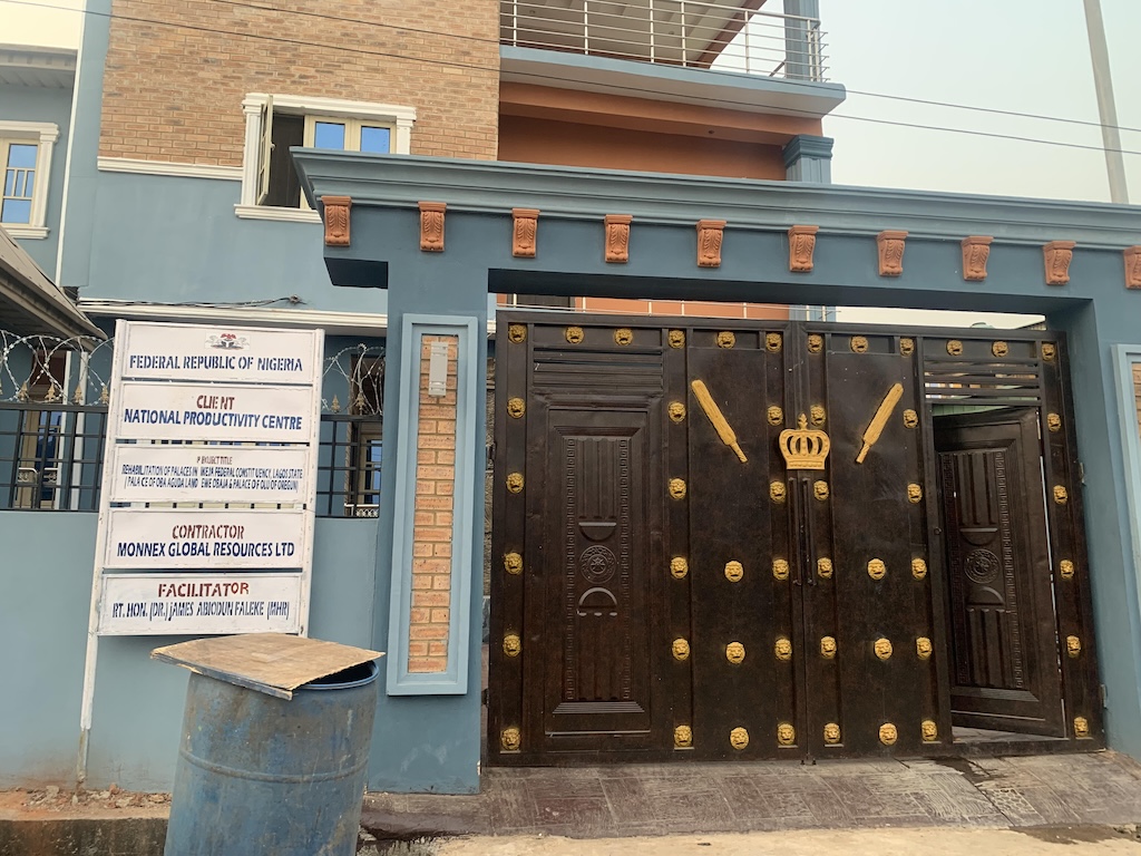 A front view of the King’s palace at Aguda-Ogba.